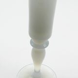 Vase en opaline blanche vintage