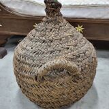 Fat dame jeanne with her braided hair