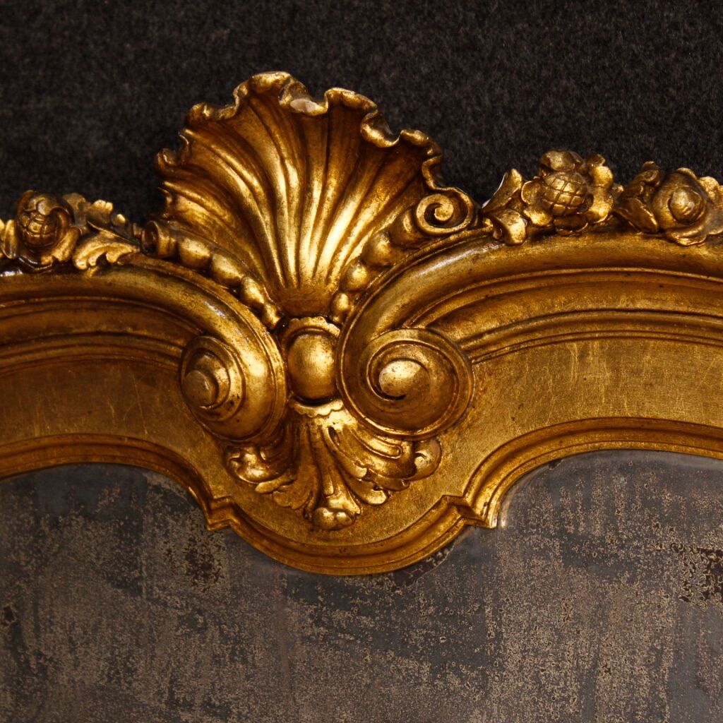 Italian gilded mirror made of wood and plaster 119x117cm