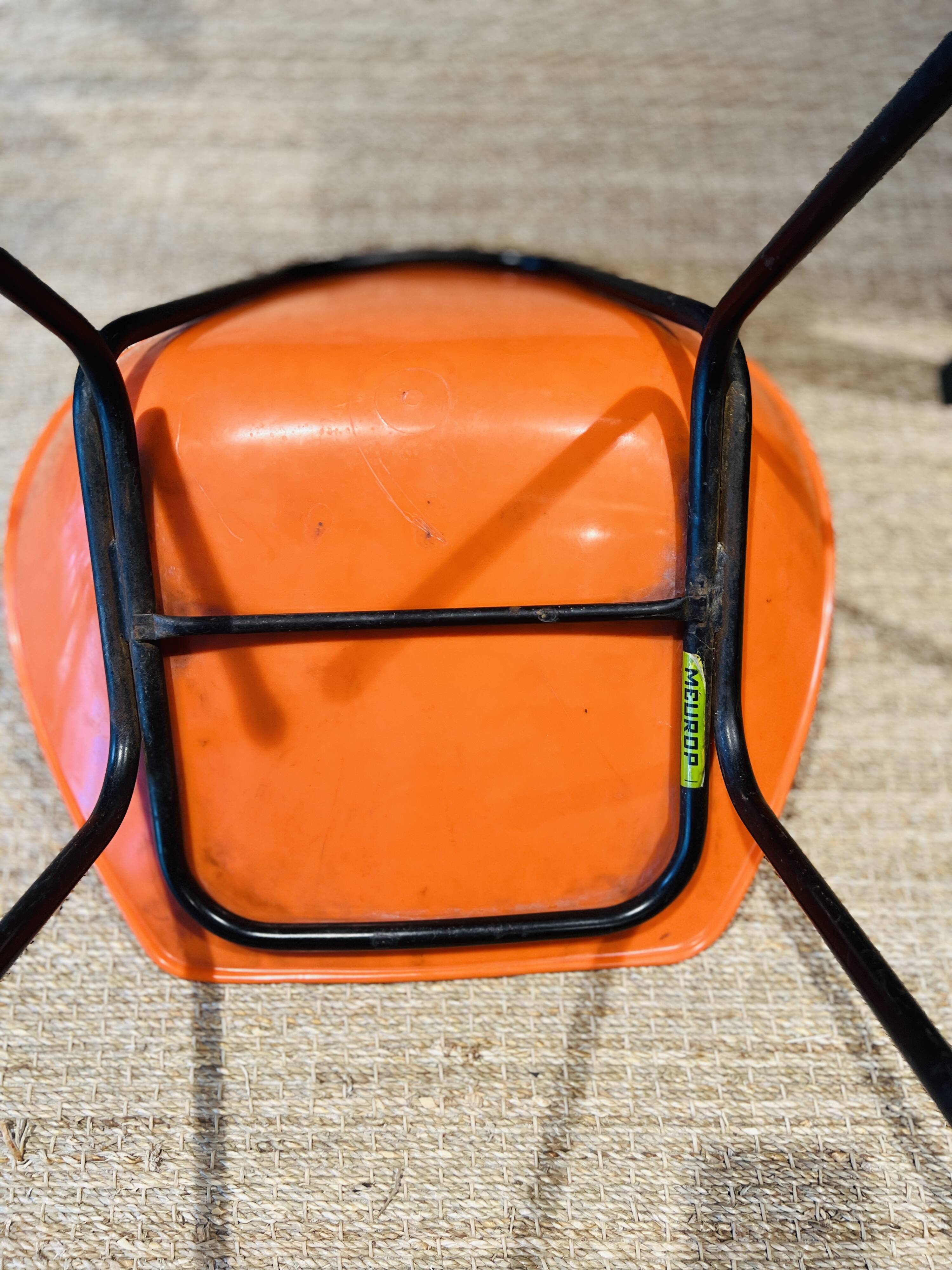 Set of 4 orange Guariche chairs