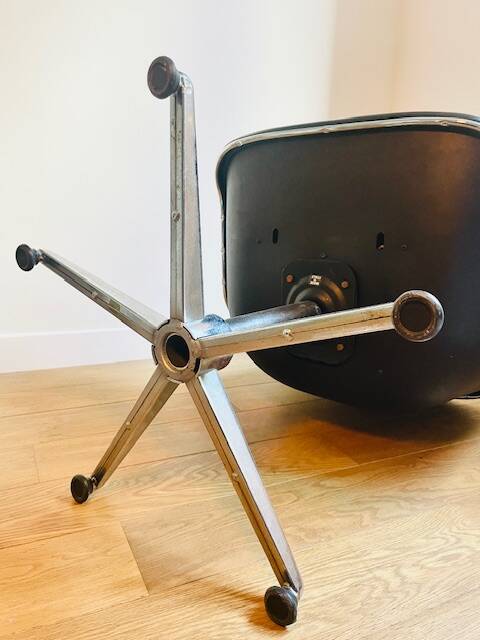 Executive Chair by Charles Pollock for Knoll, 1960s