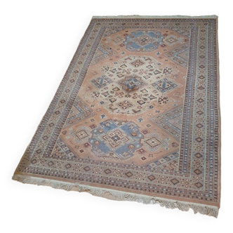 Tapis d'orient entièrement fait main