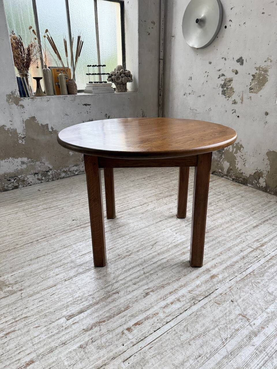 Round oak table 1950