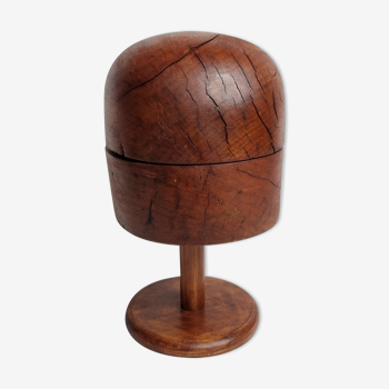 Forme à chapeau en bois ancienne sur pied, 1900, 29 cm