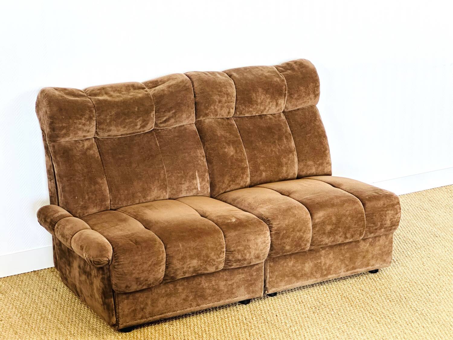 2 vintage velvet armchairs from the 1960s