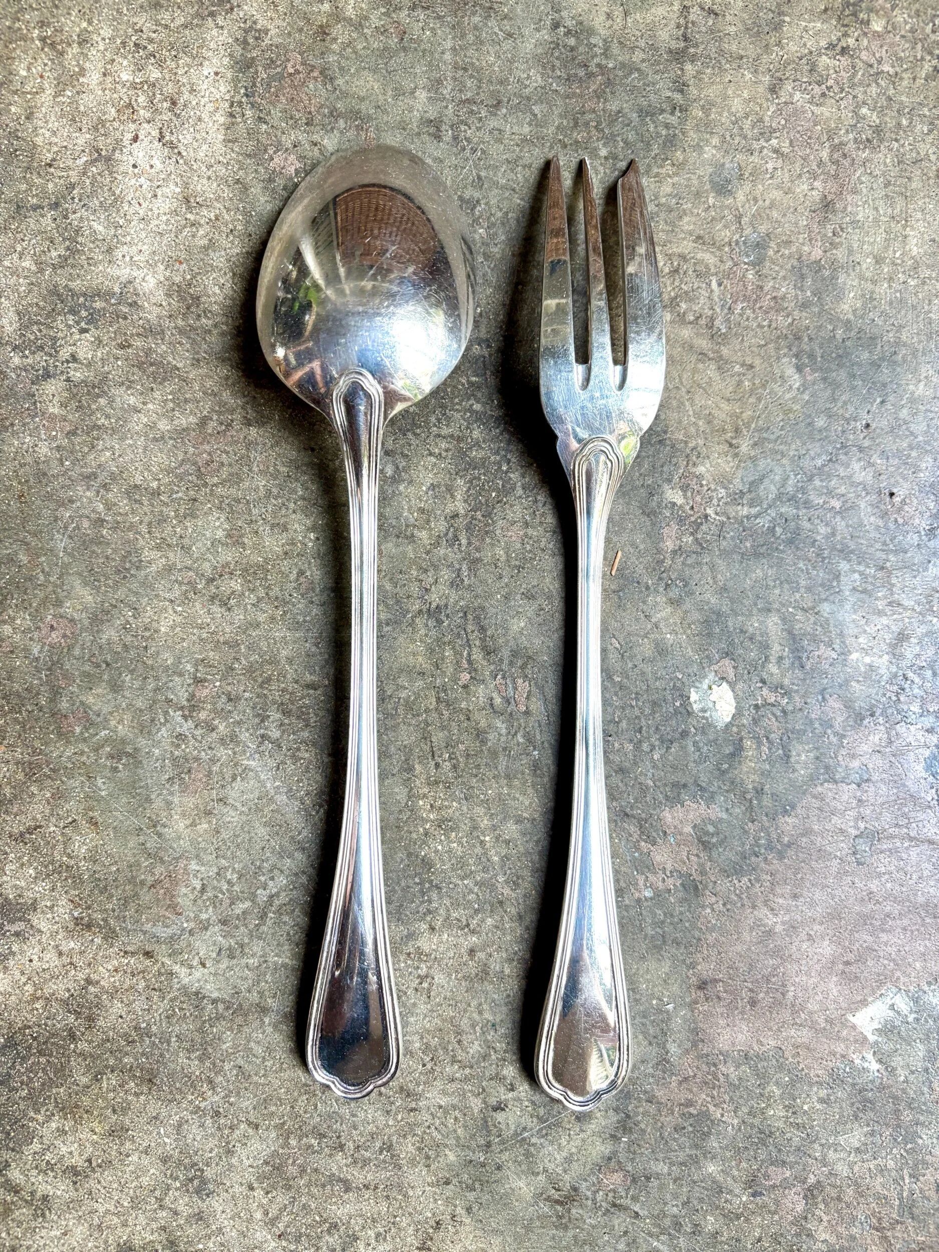 2 Christofle silver-plated serving cutlery, "Spatours" pattern.