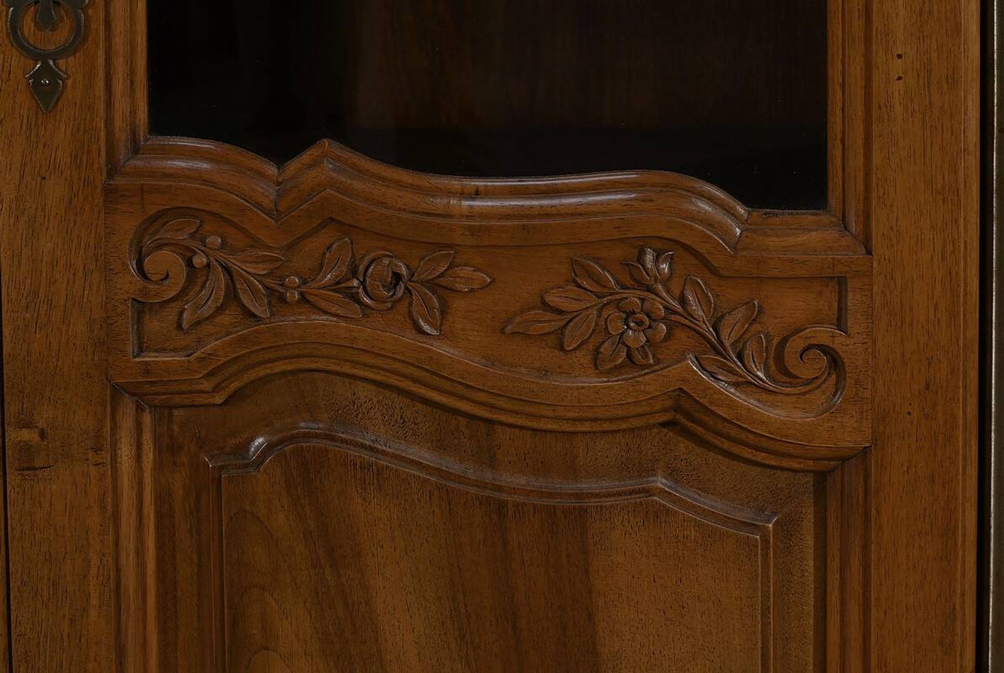 Walnut Display Cabinet, Louis XV Style – Late 19th Century