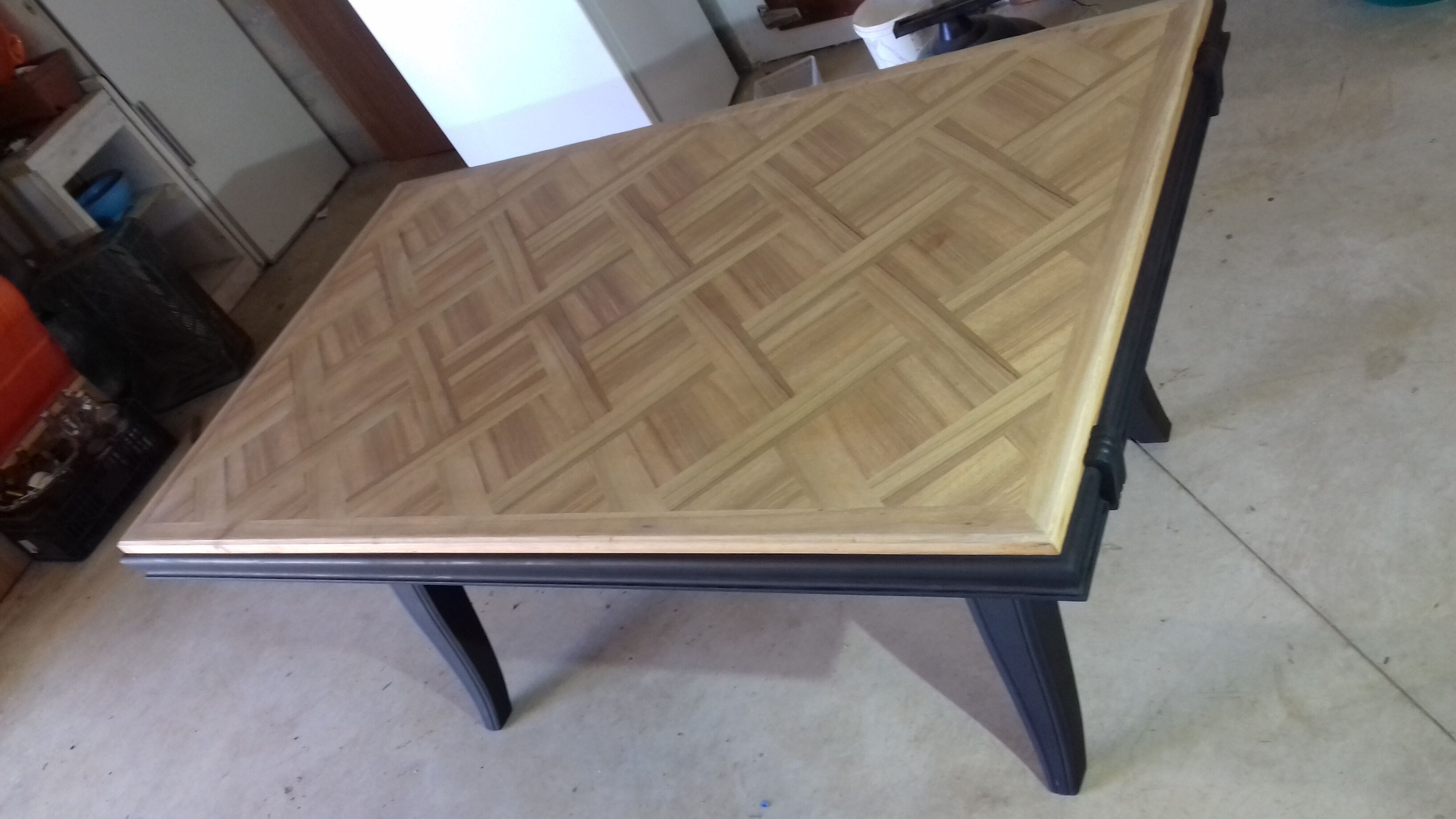 Table marqueterie moderne