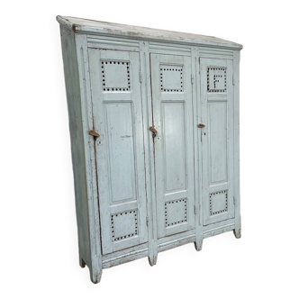 Charming 1890s cloakroom