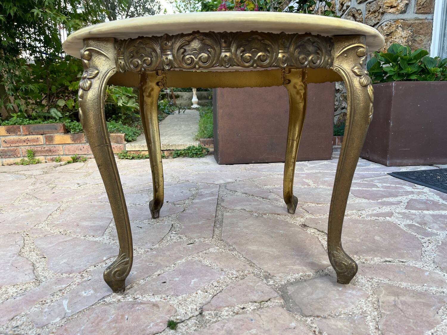 Table basse dessus marbre