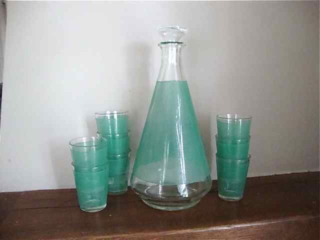 Carafe service and 8 glasses
