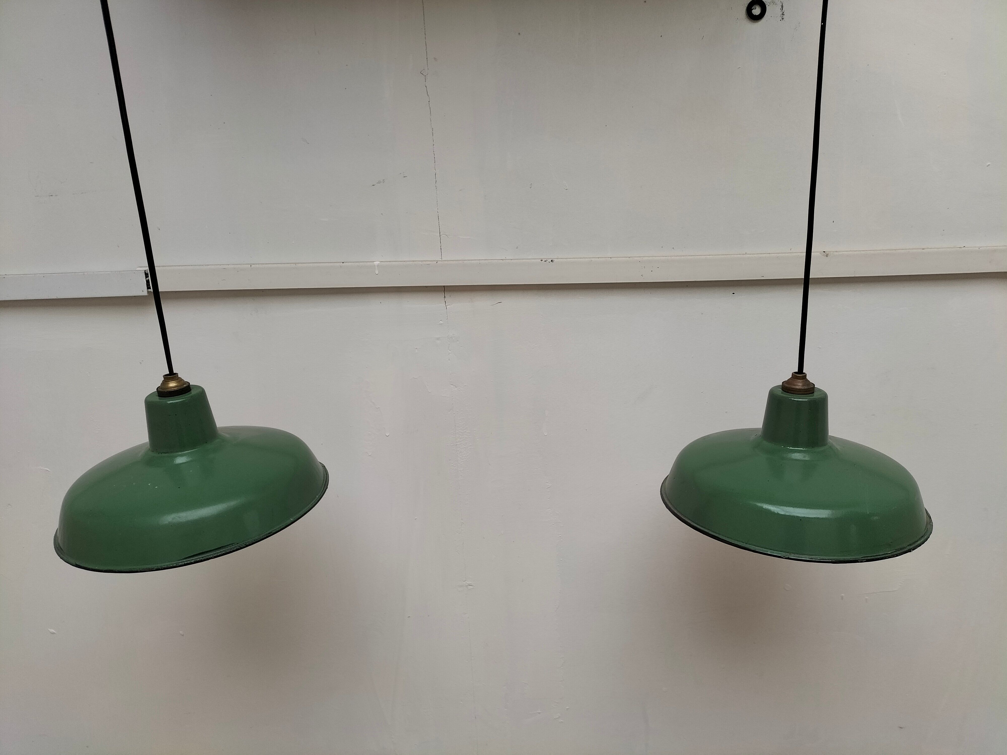 Series of 2 industrial suspensions