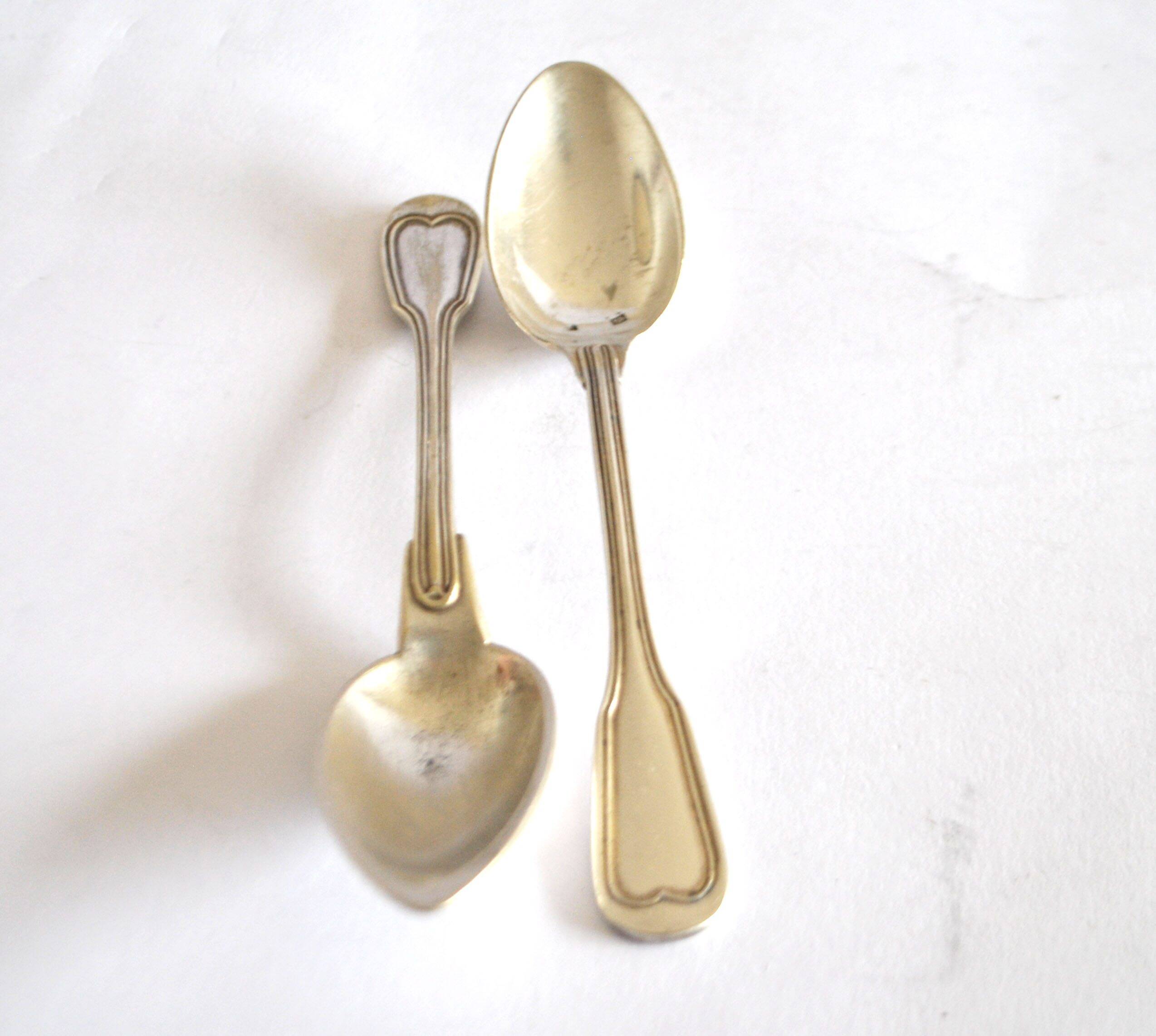 Set of 2 silver-plated dessert spoons in Chinon style, 15 cm.