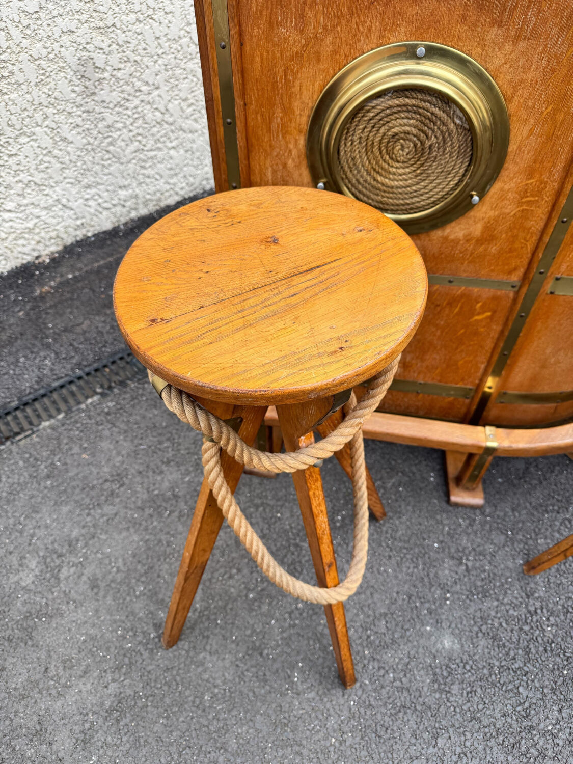 Bar and its 3 vintage stools, solid oak, nautical spirit.