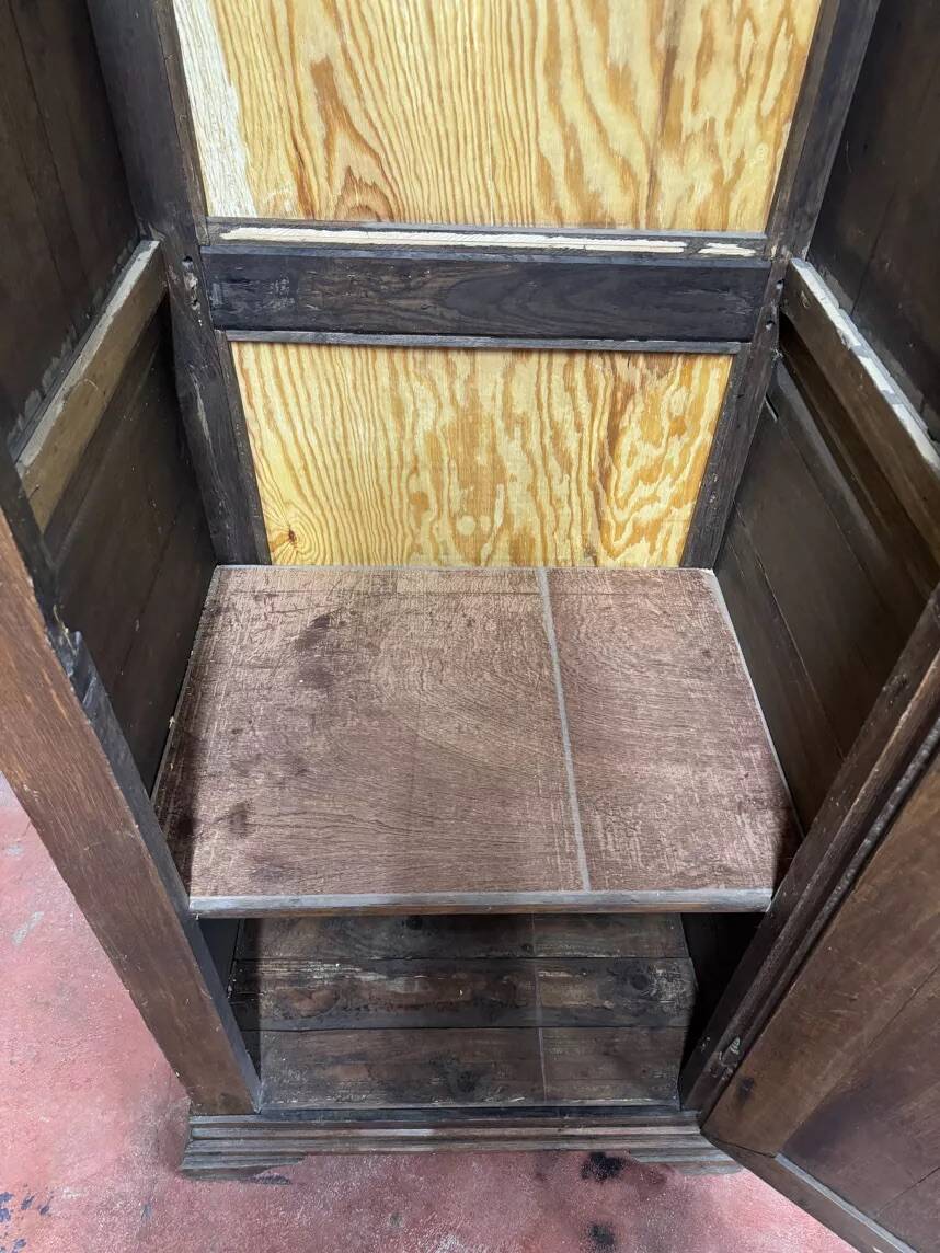 Antique oak bonnetière - Circa 1870