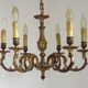 Lustre Art nouveau français en bronze à 6 lumières avec bras en volutes et détails en forme de feuilles