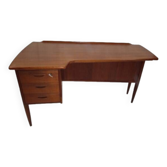 Scandinavian desk design Peter Løvig Nielsen