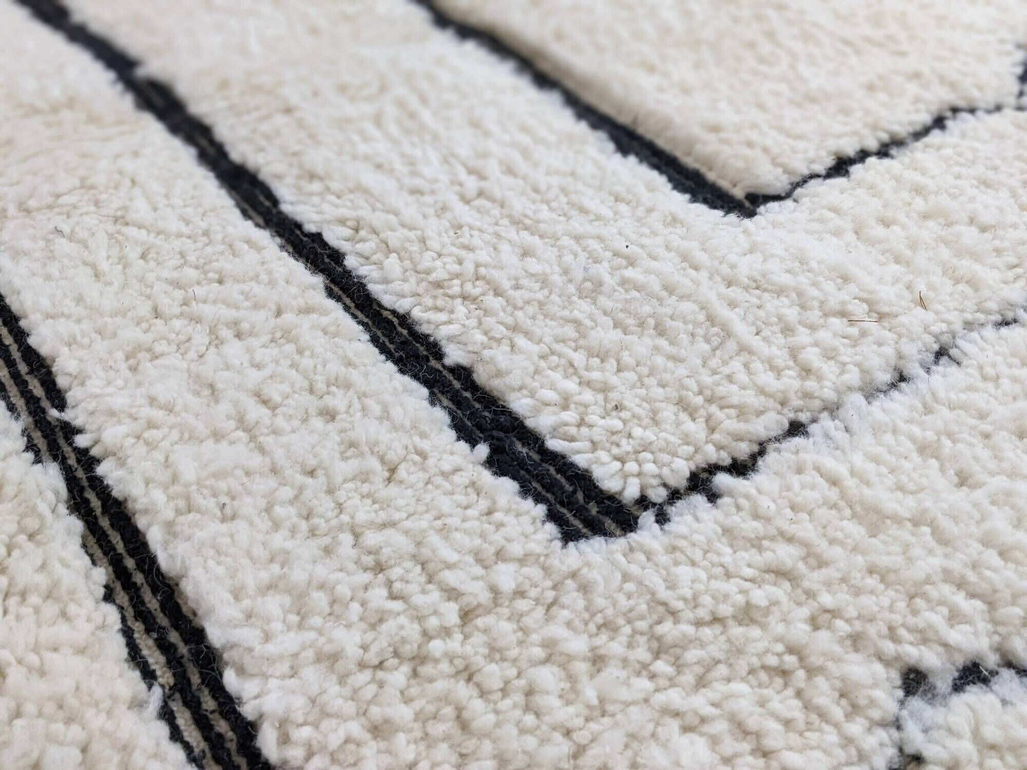 Large Beni Ouarain rug, 290 x 202 cm || 9.51 x 6.63 feet, G-262
