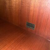 Sideboard compass feet