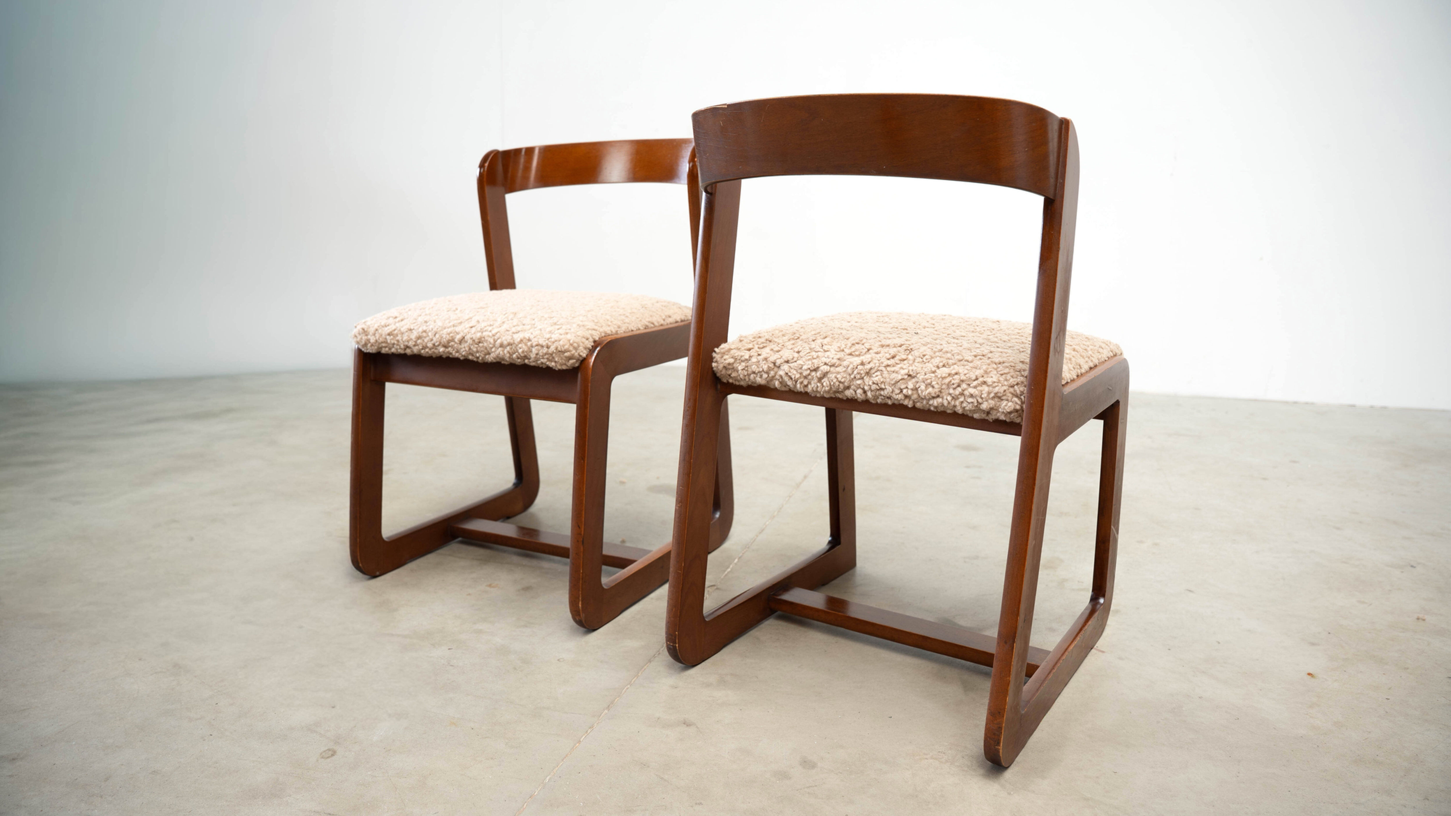 Ensemble de six chaises de salle à manger italiennes