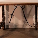 Table espagnole en noyer massif, XVIIeme