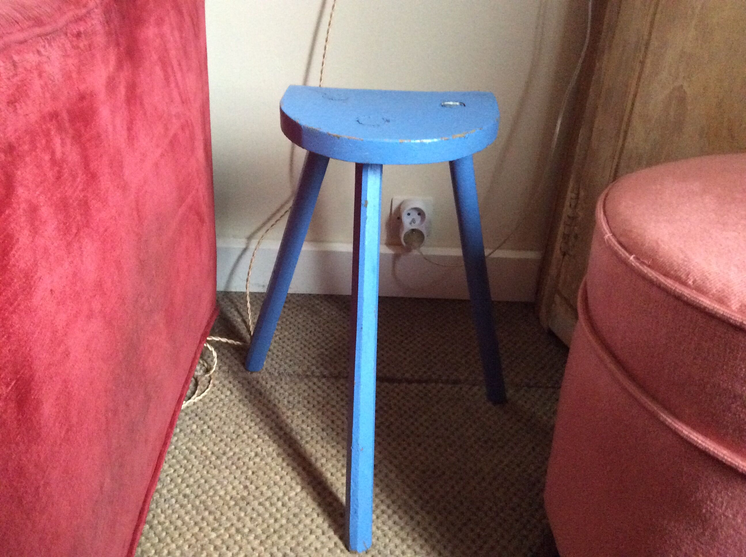 Tripod stool