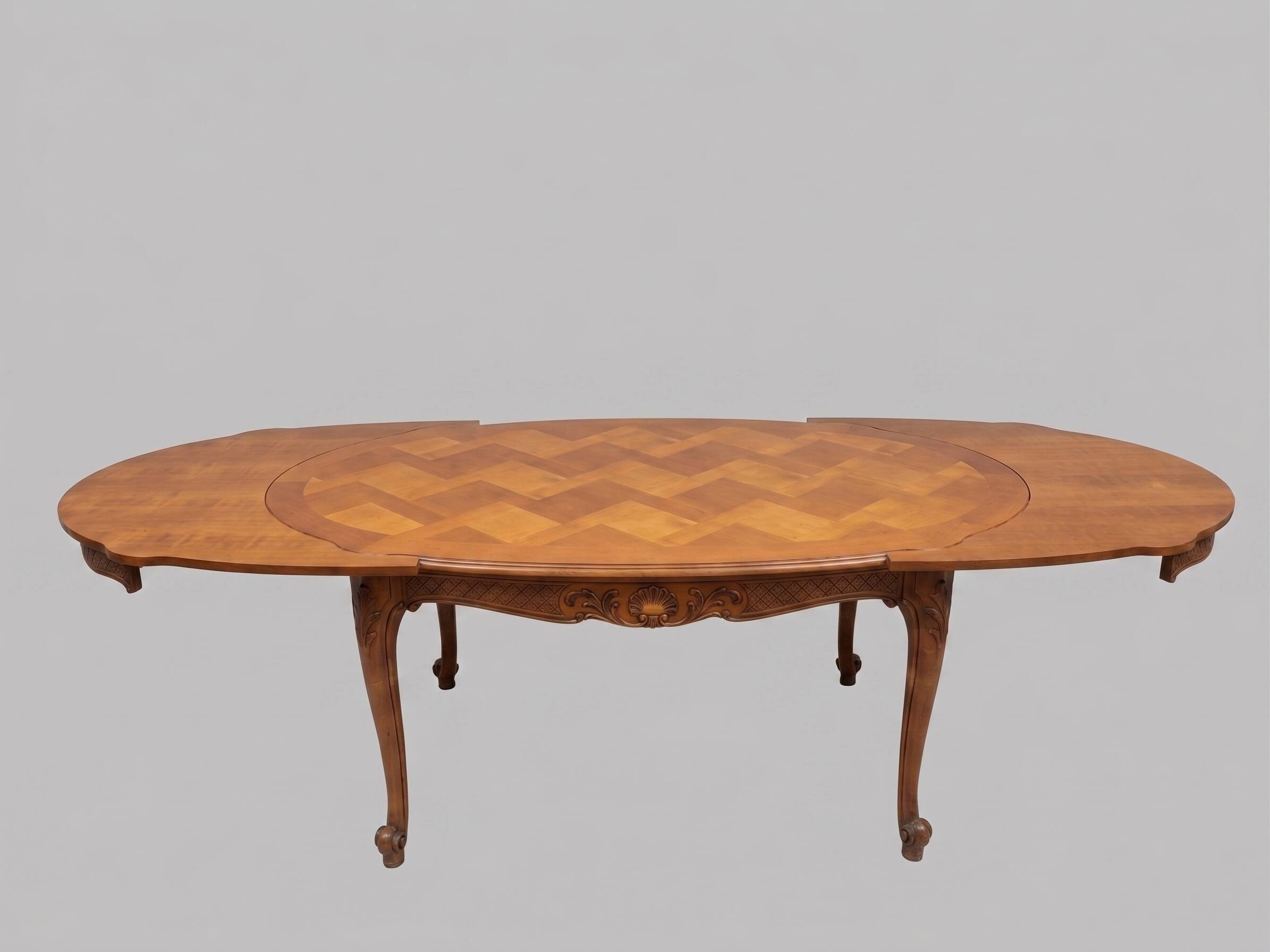 Dining table in cherry wood