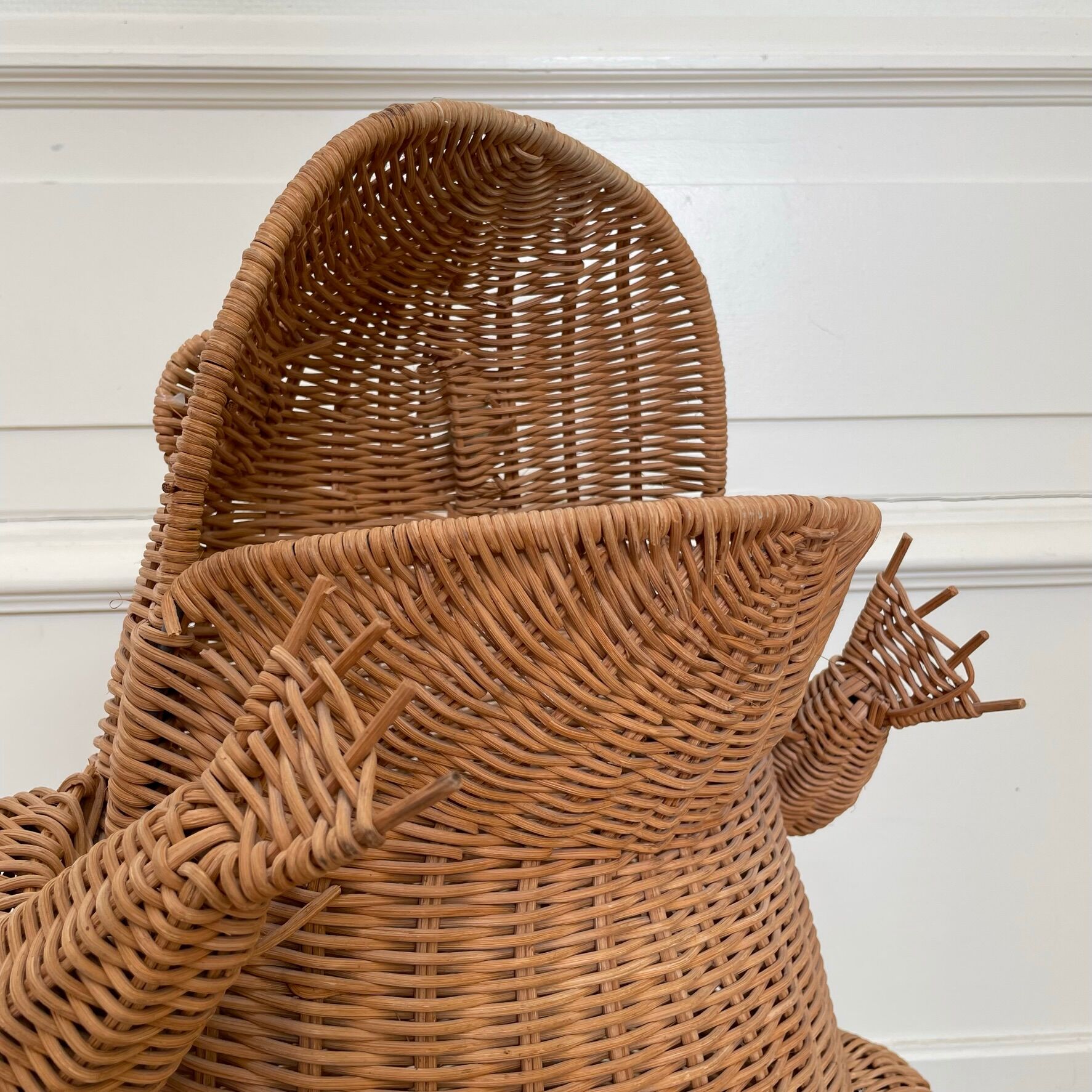 Wicker frog magazine holder by Olivier Cajan