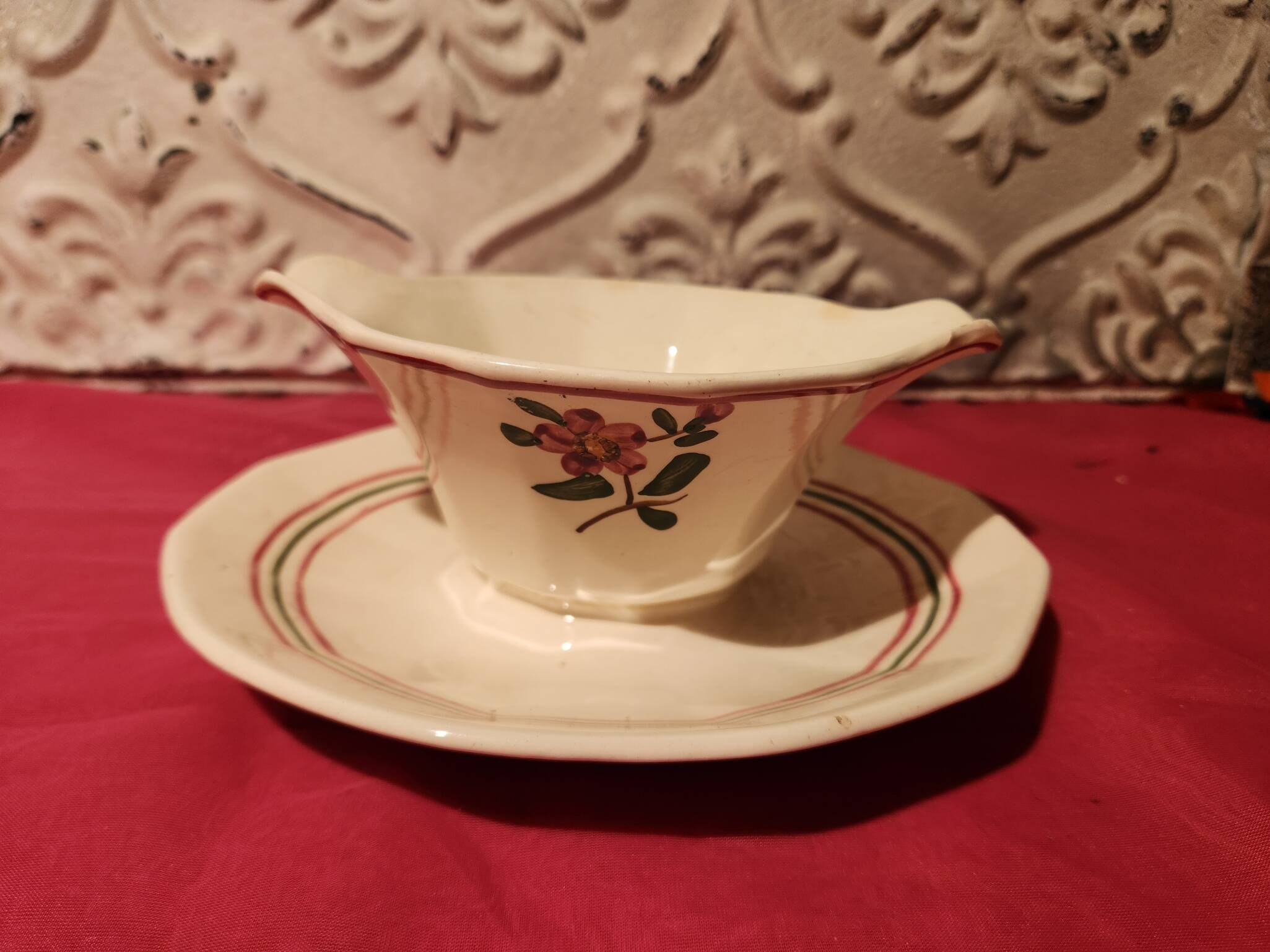 Armelle sauce boat Sarreguemines hand-painted