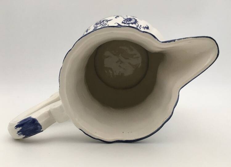 Old earthenware jug from Sarreguemines, Lancaster model