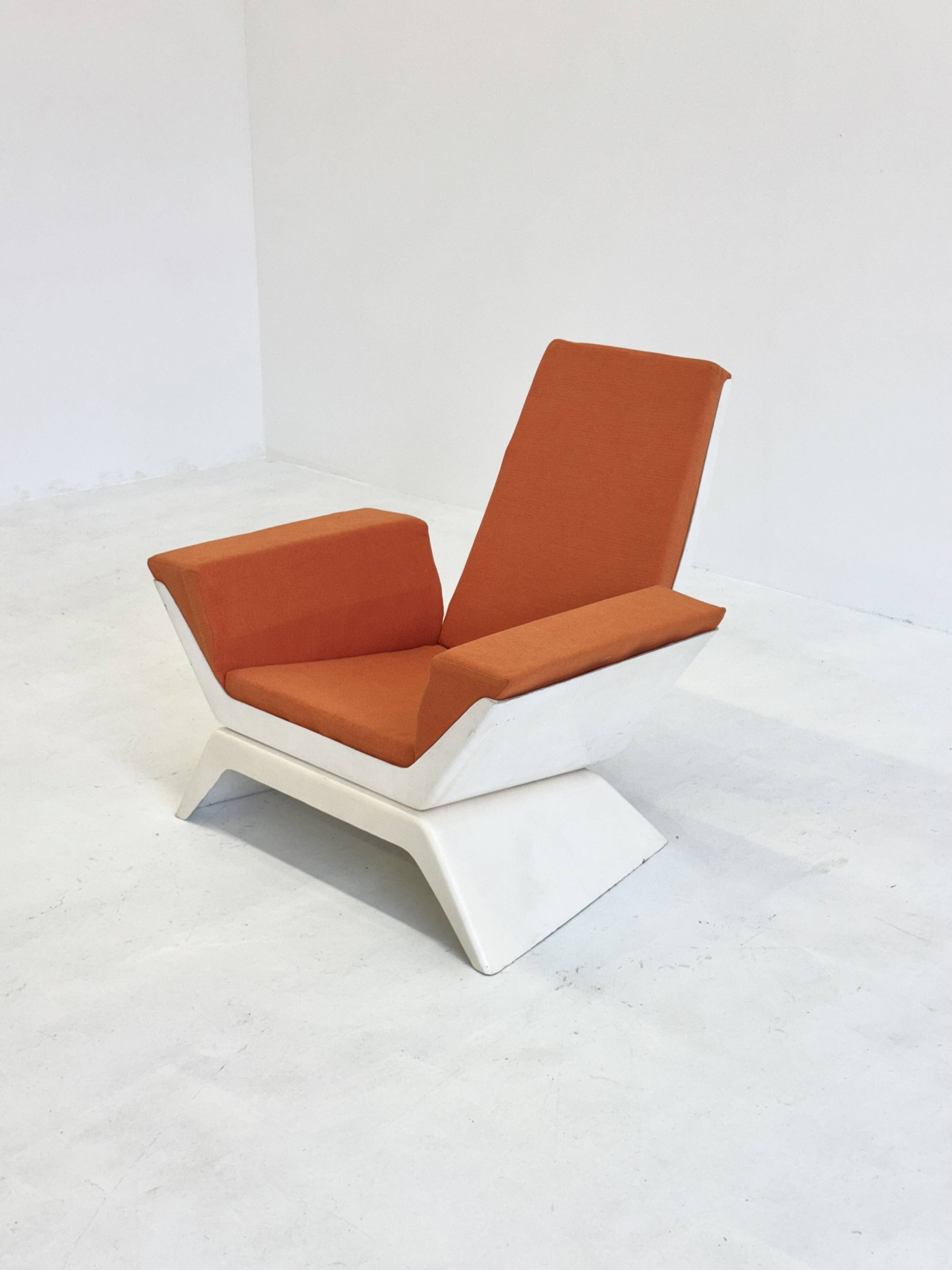 Fauteuil vintage orange Space Age très unique