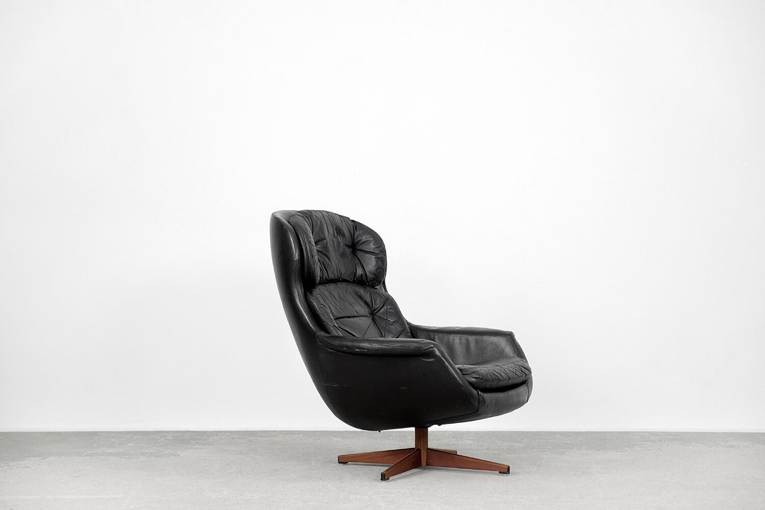 Swedish Modernist Leather Swivel Lounge Chair from Selig Imperial, 1970s