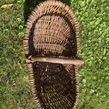 Panier avec anse en osier cueillette potager champignons