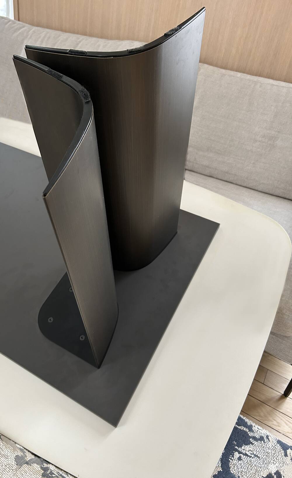 Gullwing design table by Gabriele and Oscar Buratti for Lema, made in Italy