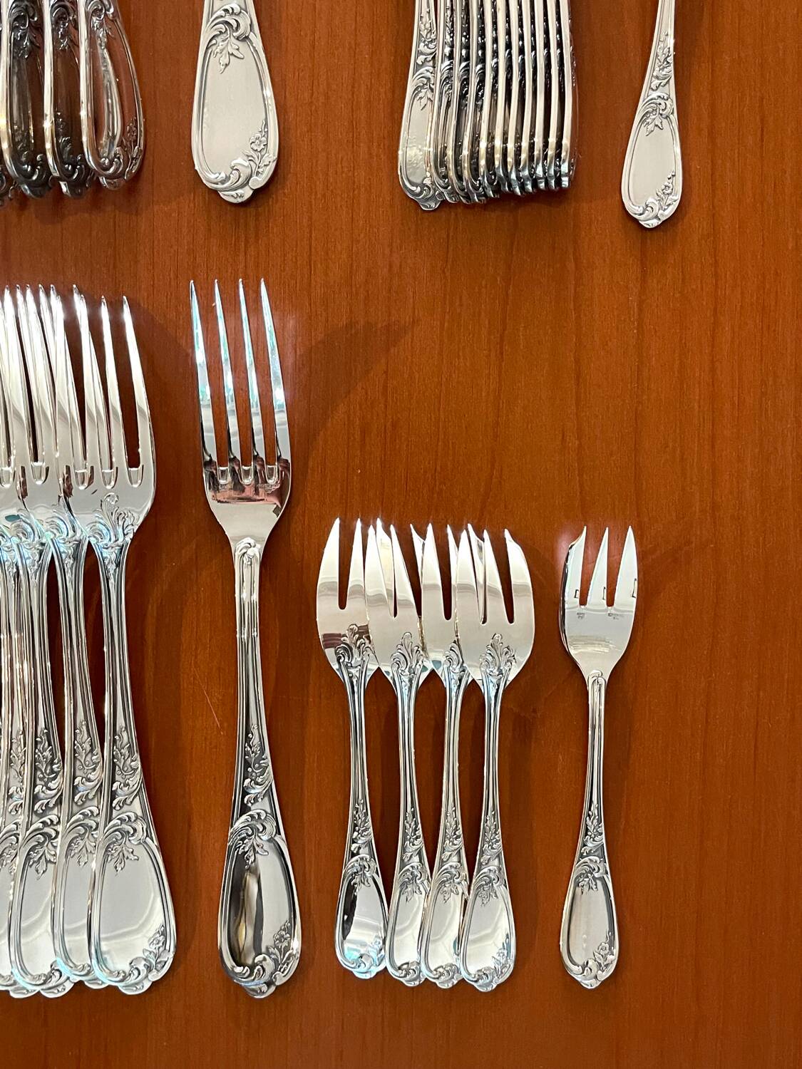 Ercuis Fontenoy 41-piece cutlery set, new condition