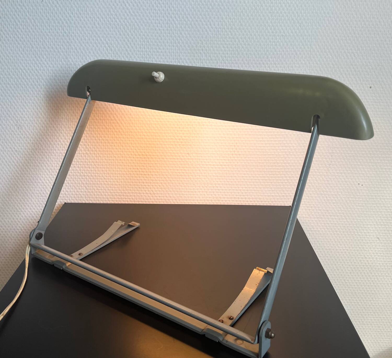 Philips working picture rail lamp 1950