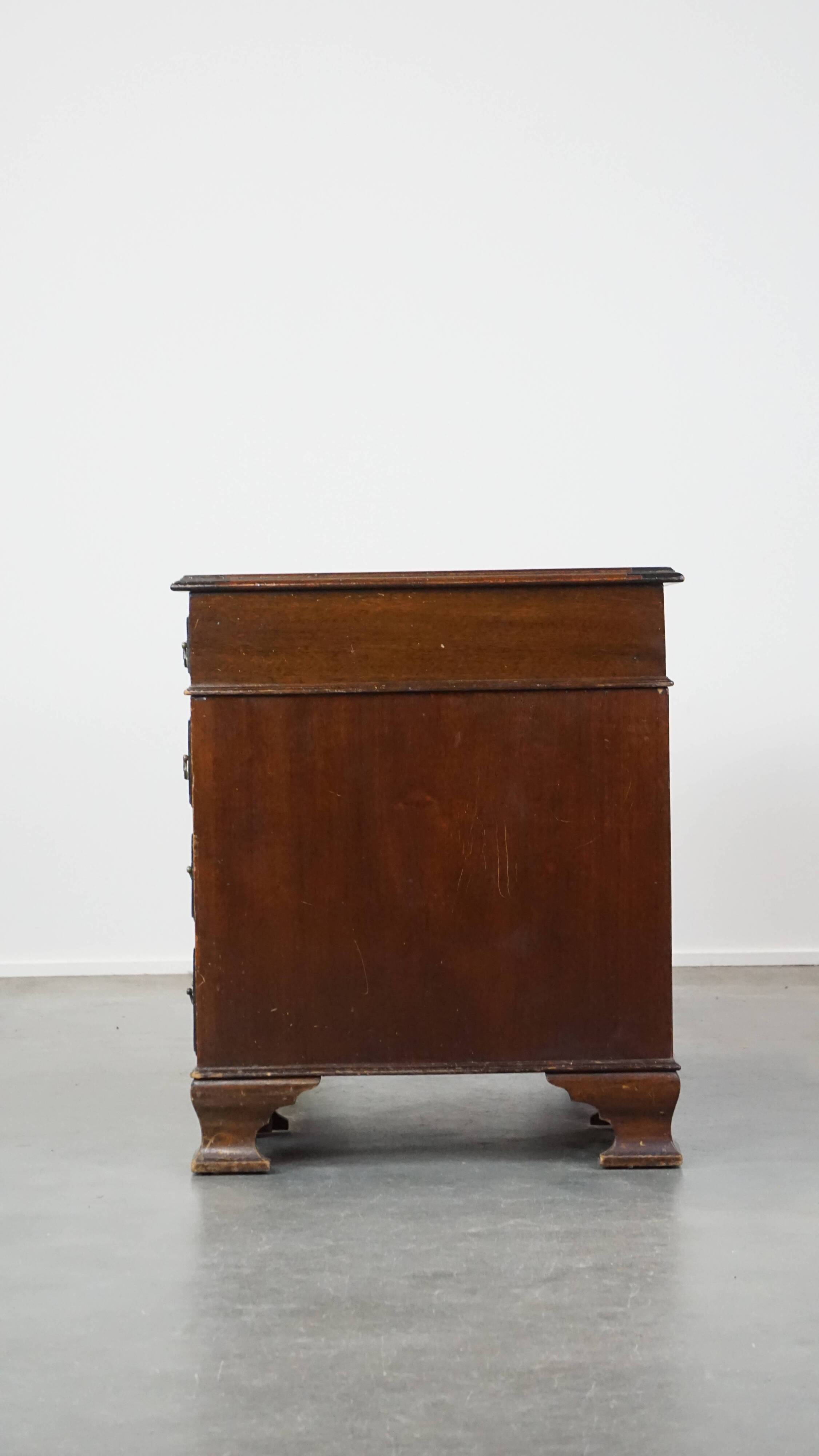 Bureau anglais 9 tiroirs en bois et cuir