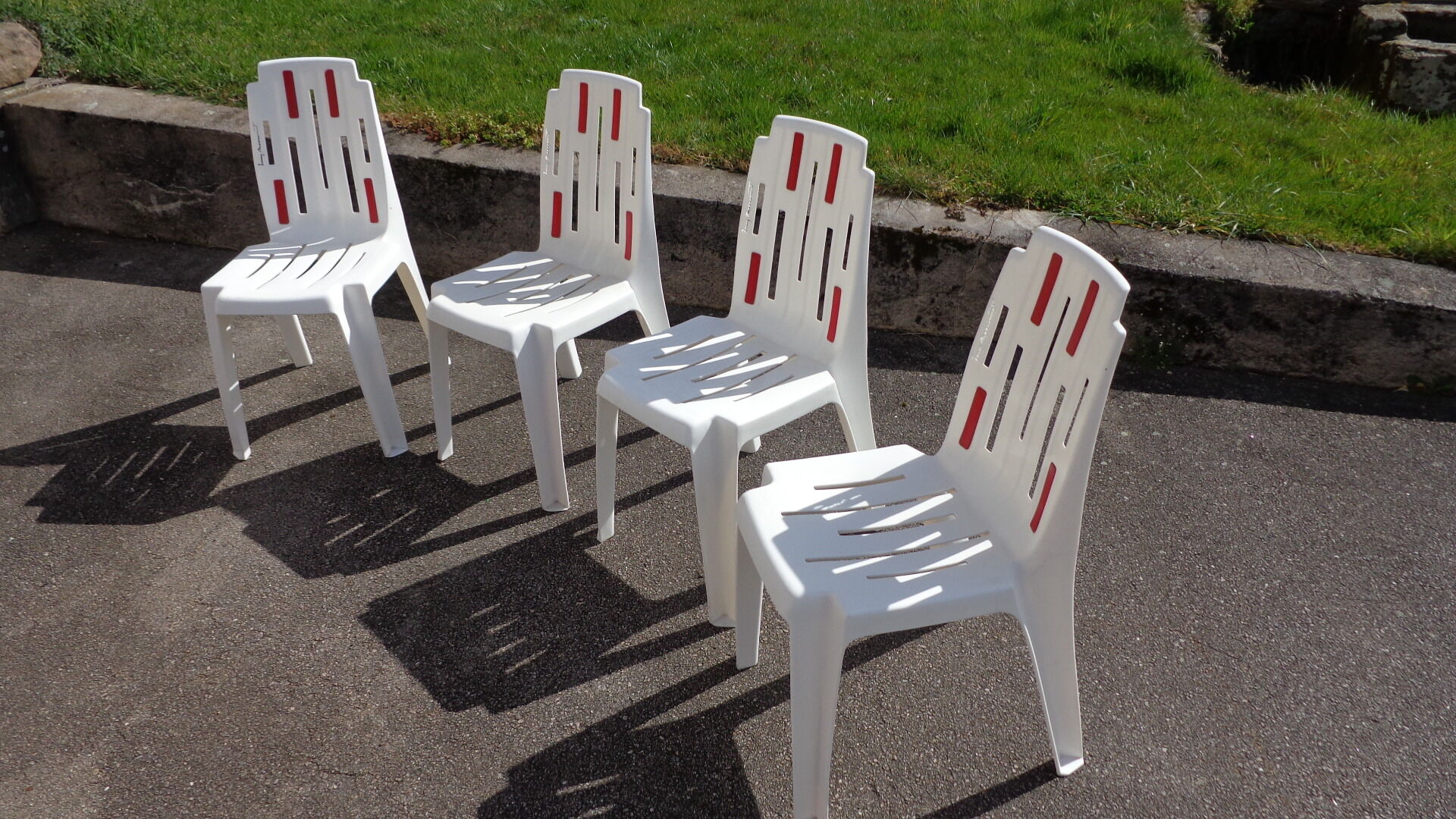 Set of chairs model "samba" Design Pierre Paulin for Henri Massonet, published by Stamp