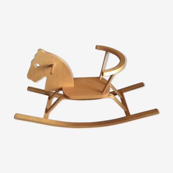 Cheval à bascule en bois