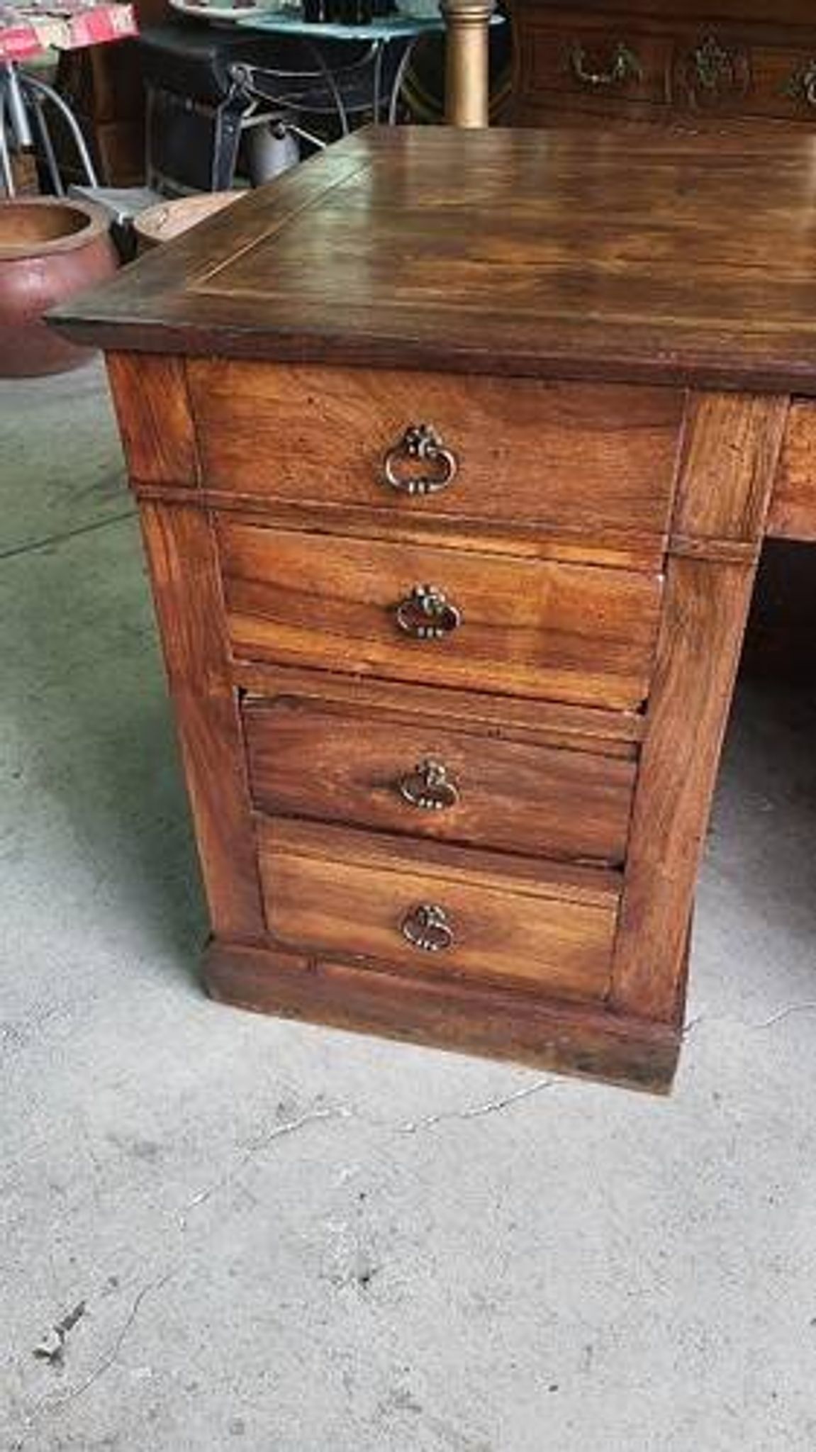 BUREAU A 9 TIROIRS EN NOYER 1900