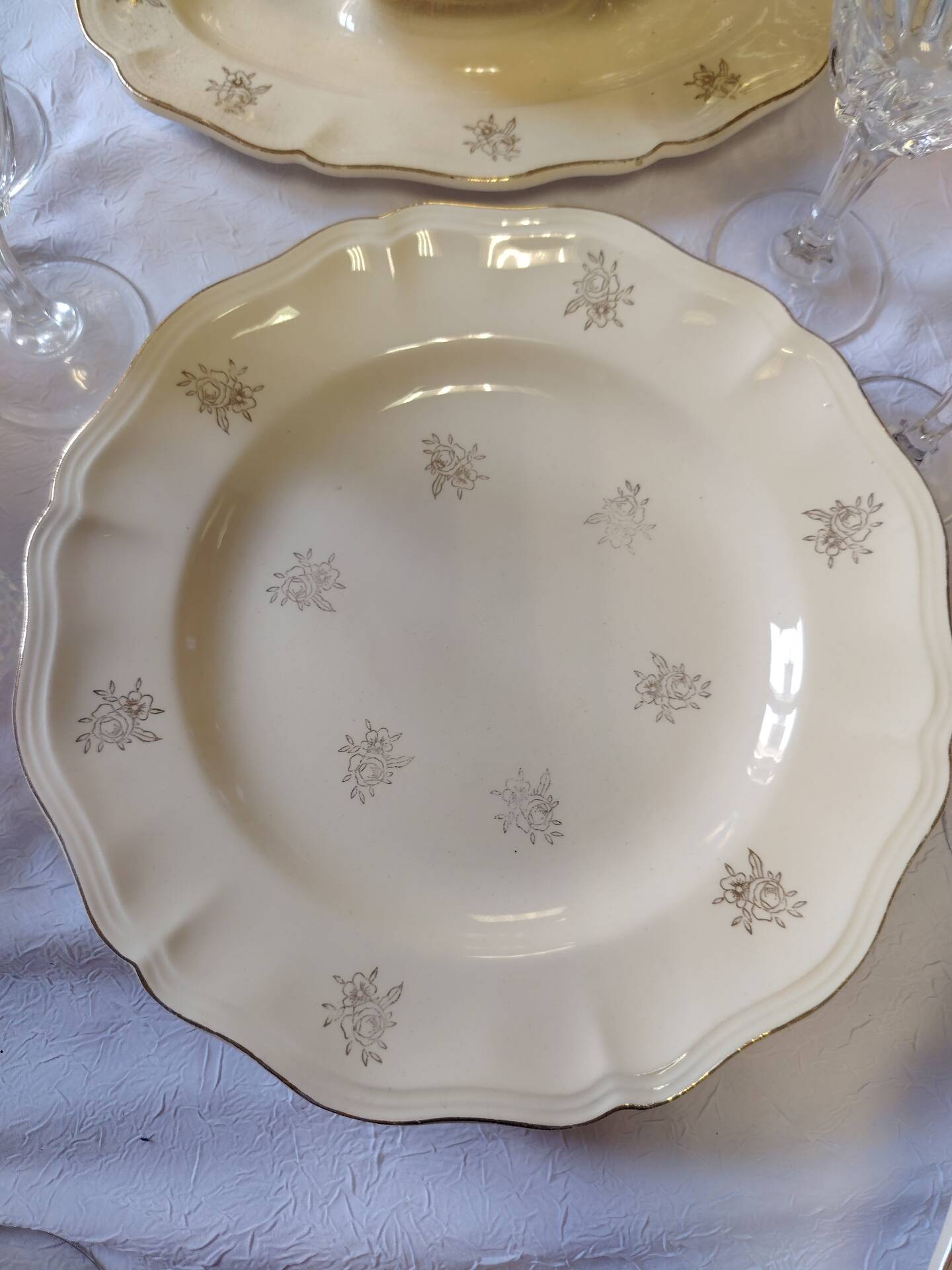 Sarreguemines set of 12 flat plates model Raphaël or flowers of F