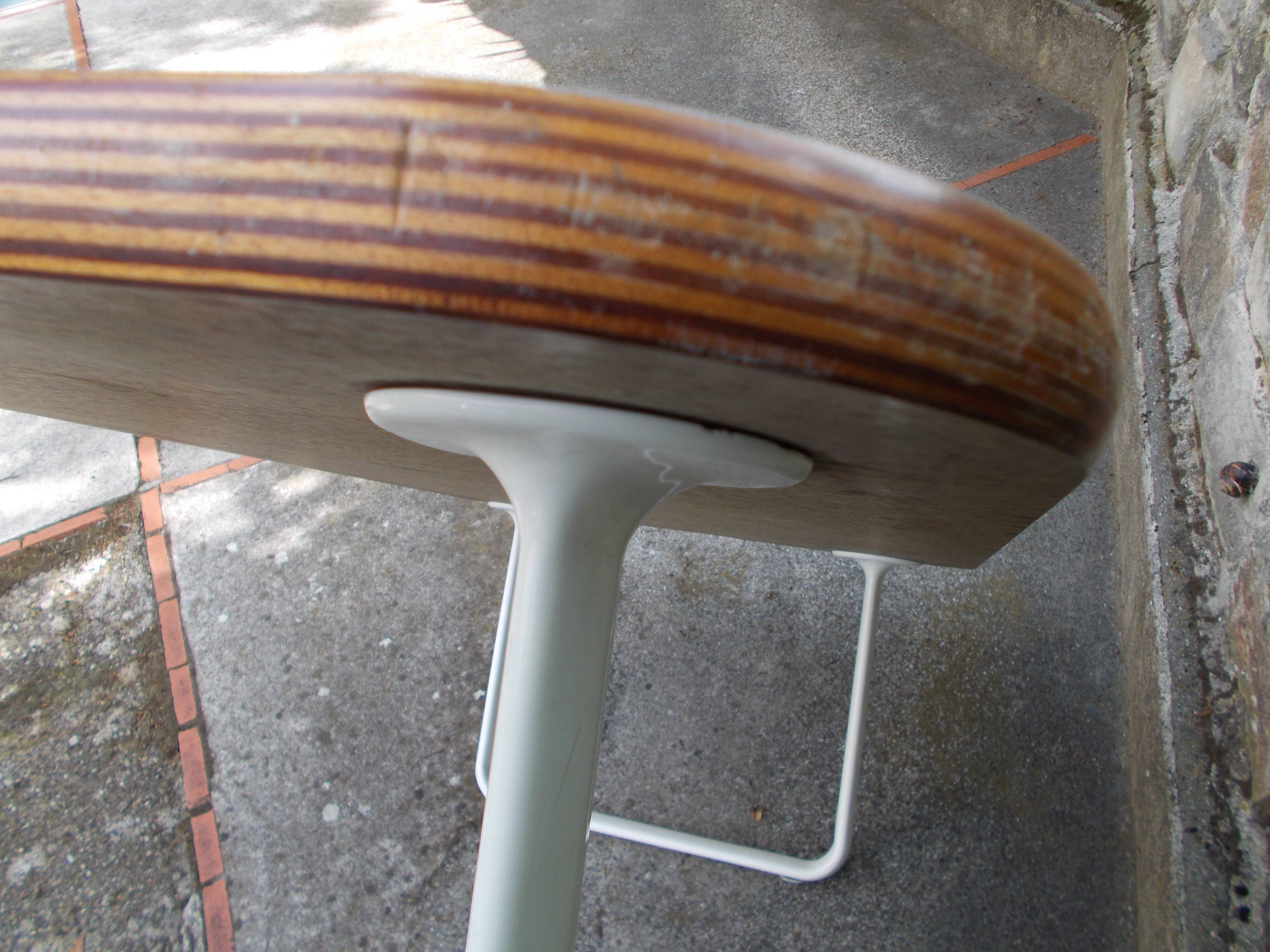 Bench designed by Bruce Hannah and Andrew Morrison, published by Knoll