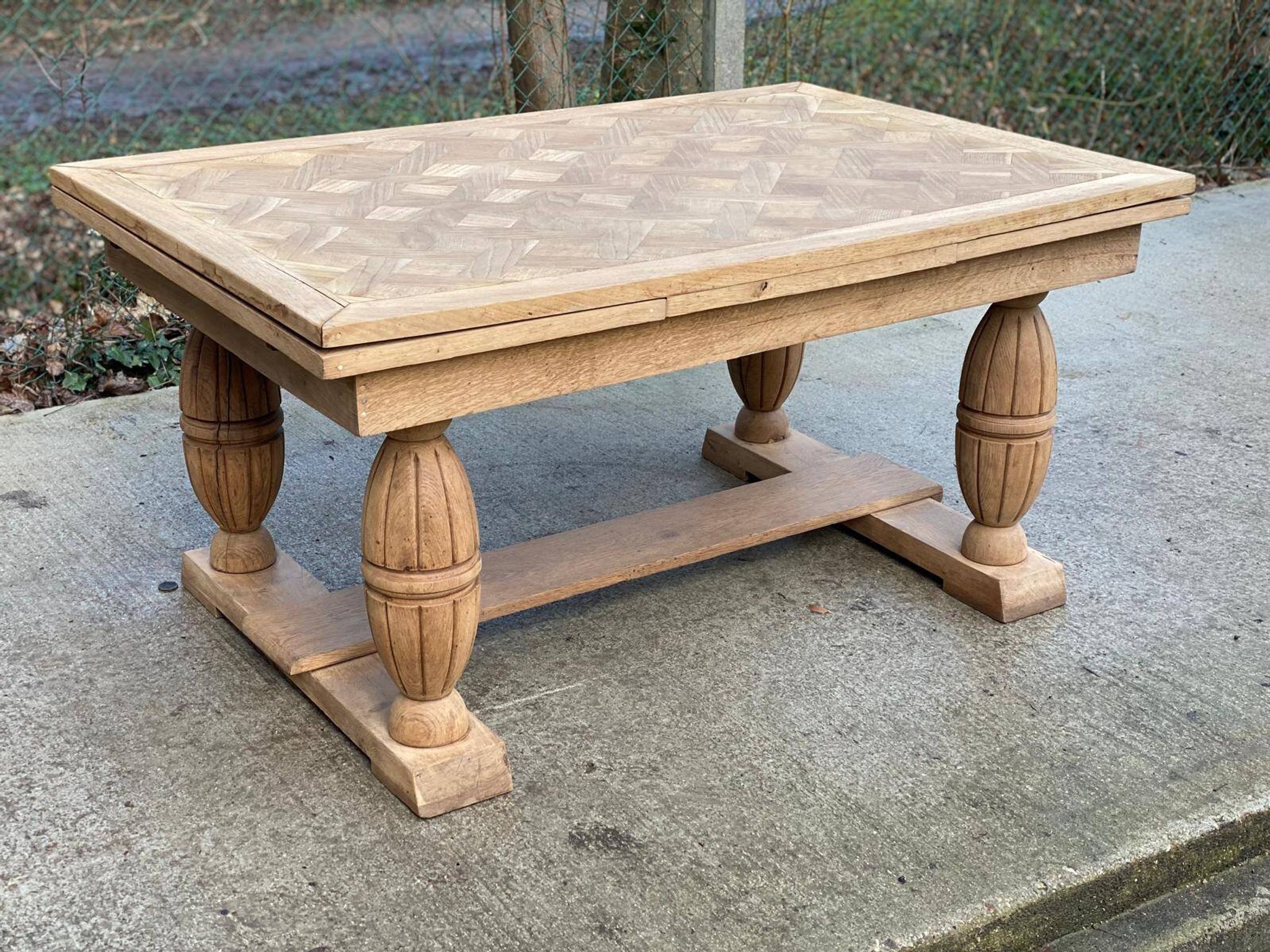 Table de monastère art déco extensible rénovée en chêne brut 250cm
