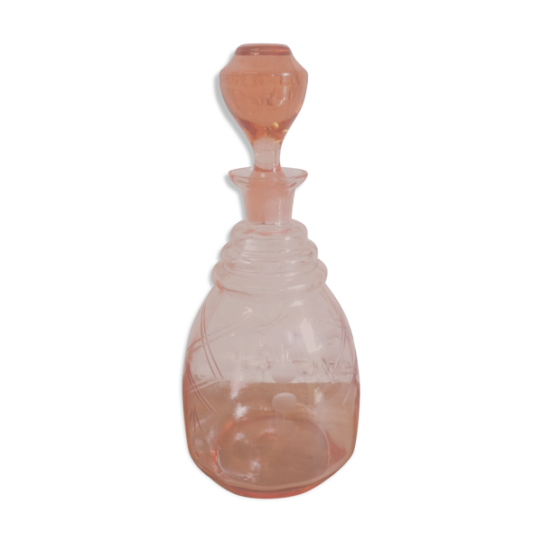 Carafe en verre gravé rose