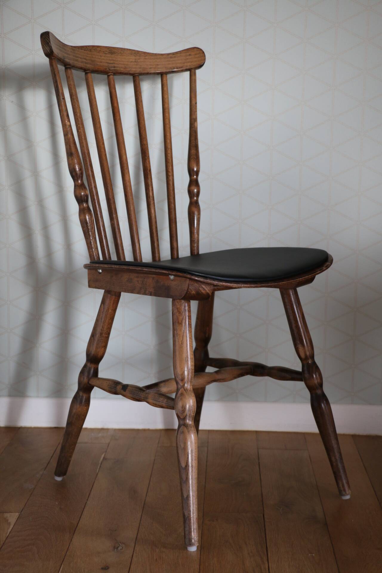 3 BAUMANN Tacoma chairs black faux leather dark beech