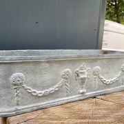 Jardinière en fonte grise
