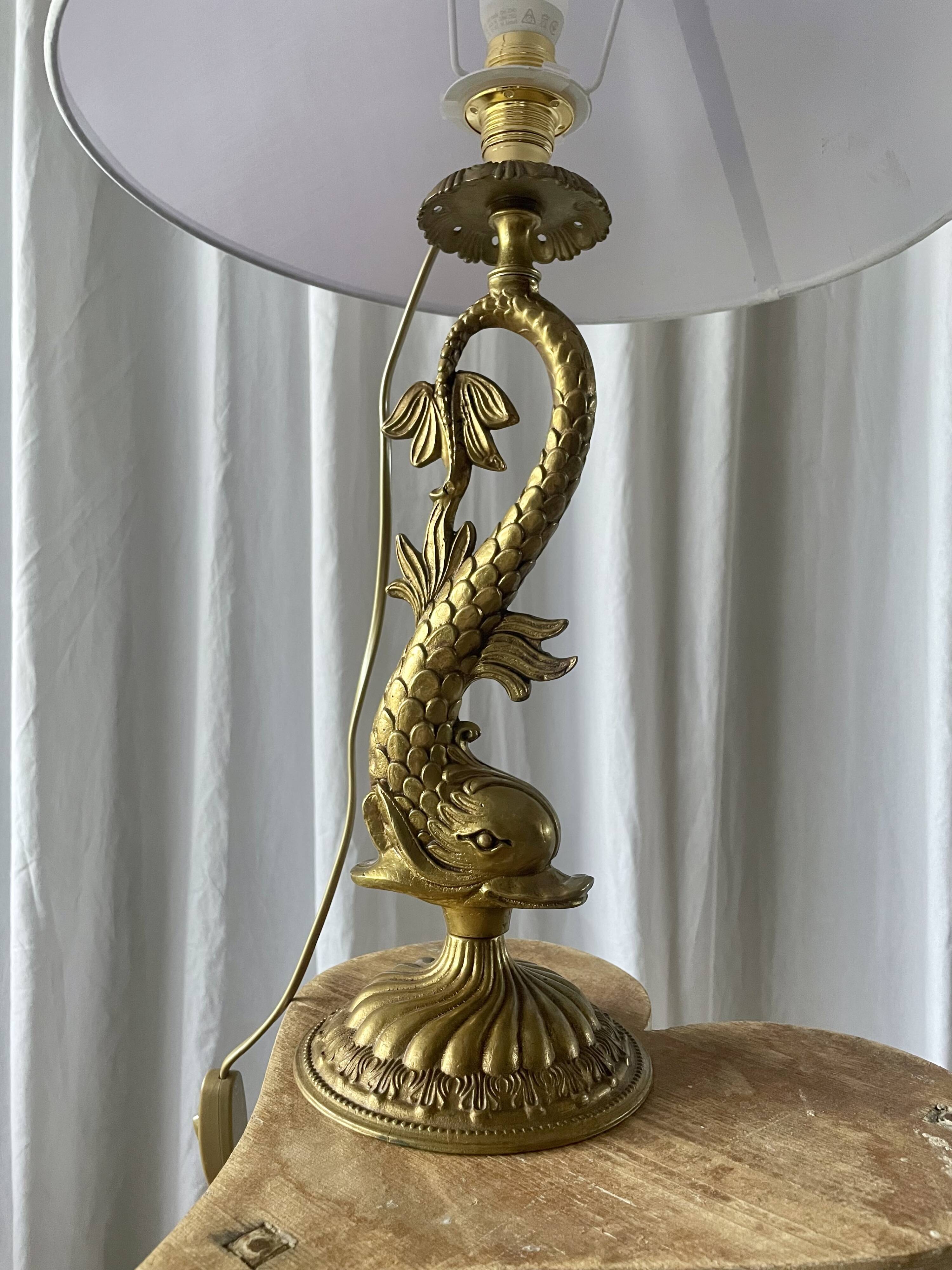 Lampe dauphin en bronze doré style Louis XV