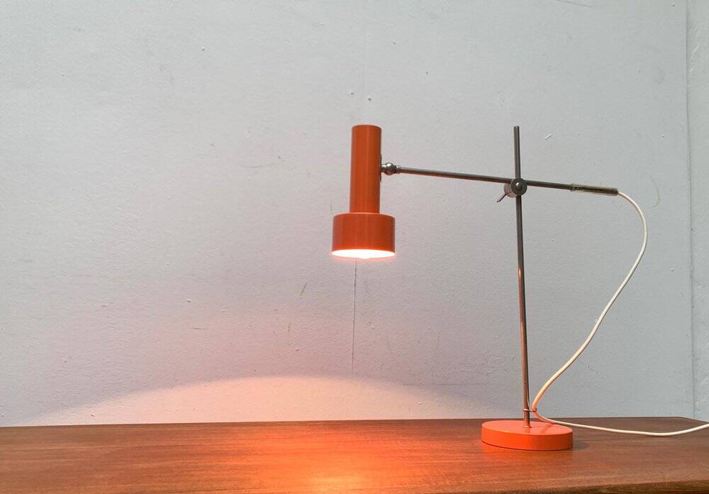 Minimalist table lamp