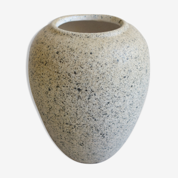 Speckled-sandstone vase in neutral tones