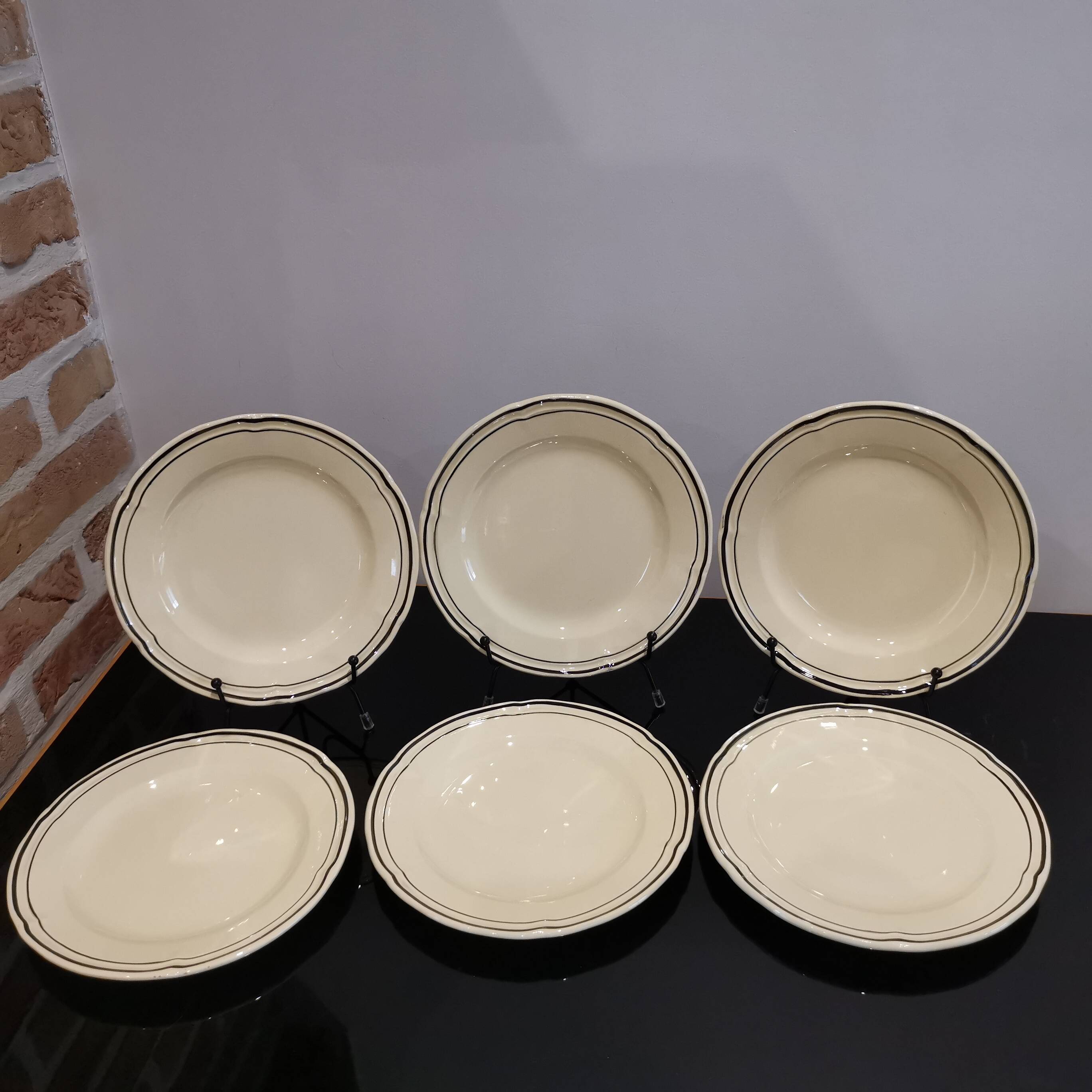 6 assiettes à desserts vintage écru liseré doré porcelaine Niderviller modèle Amiens